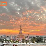 Center Bangrak At Bangkok