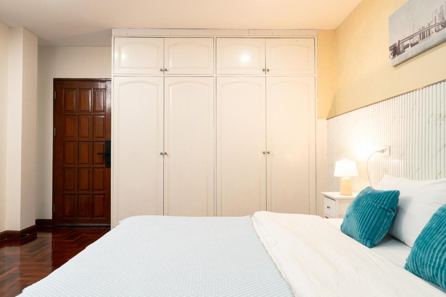 Apartment Center Bangrak At